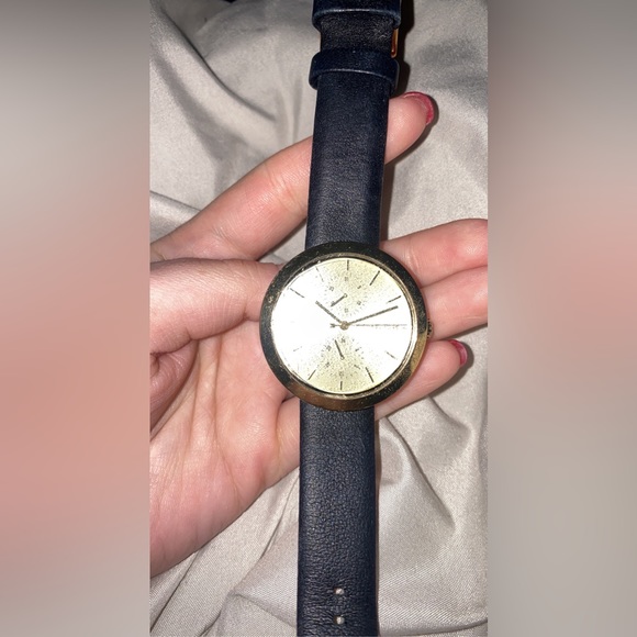 MK genuine leather watch🖤 - Picture 3 of 9
